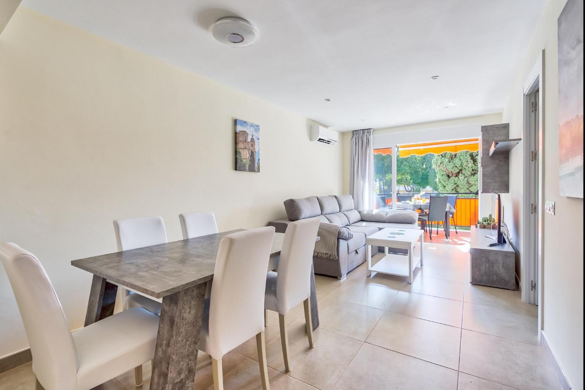 Sur Suites Alhambra Фуeнхирола Екстериор снимка