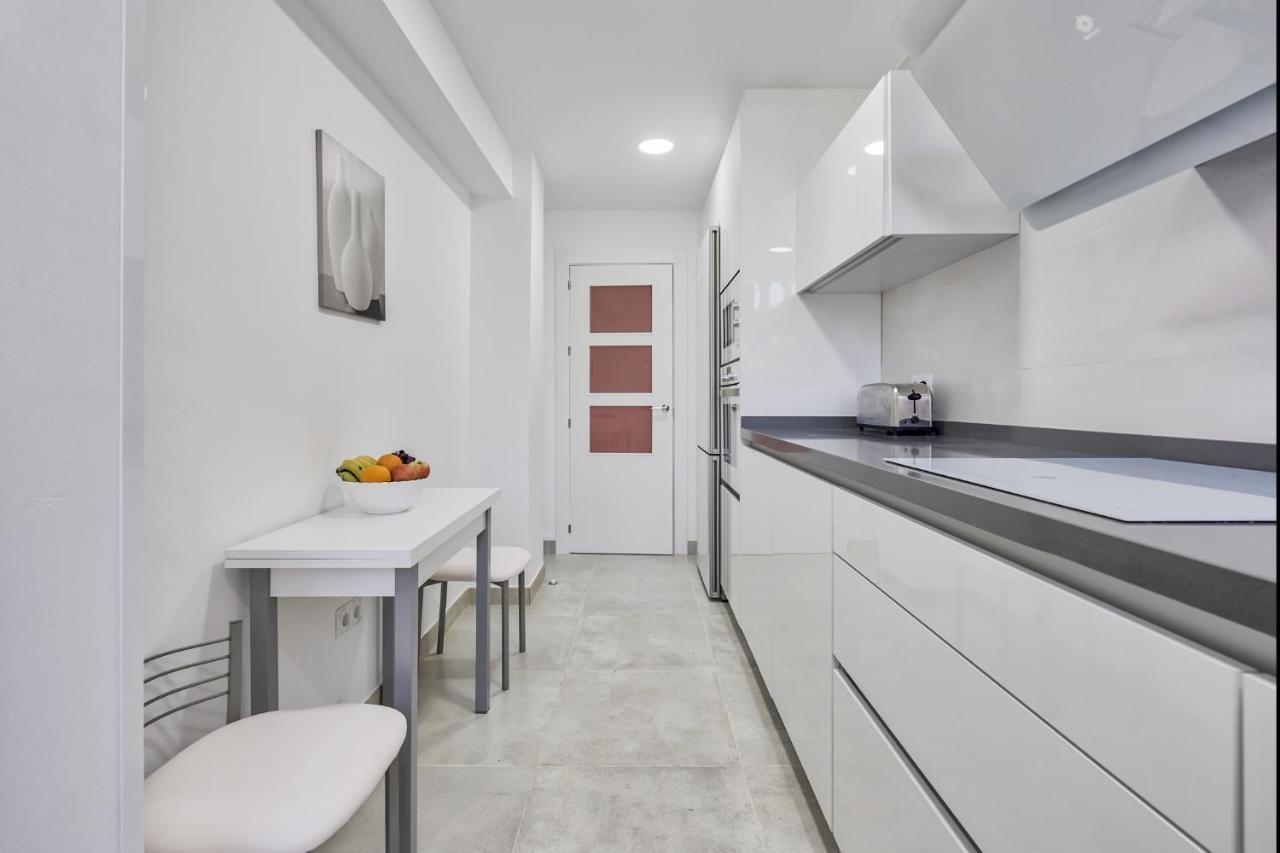 Sur Suites Alhambra Фуeнхирола Екстериор снимка